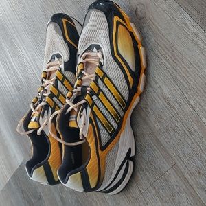 Supernova Adidas size 15 mens tennis shoes athletic